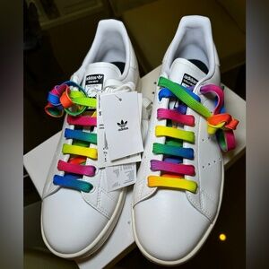 Stella McCartney x Adidas Stan Smith
Sneakers Rainbow and White Laces